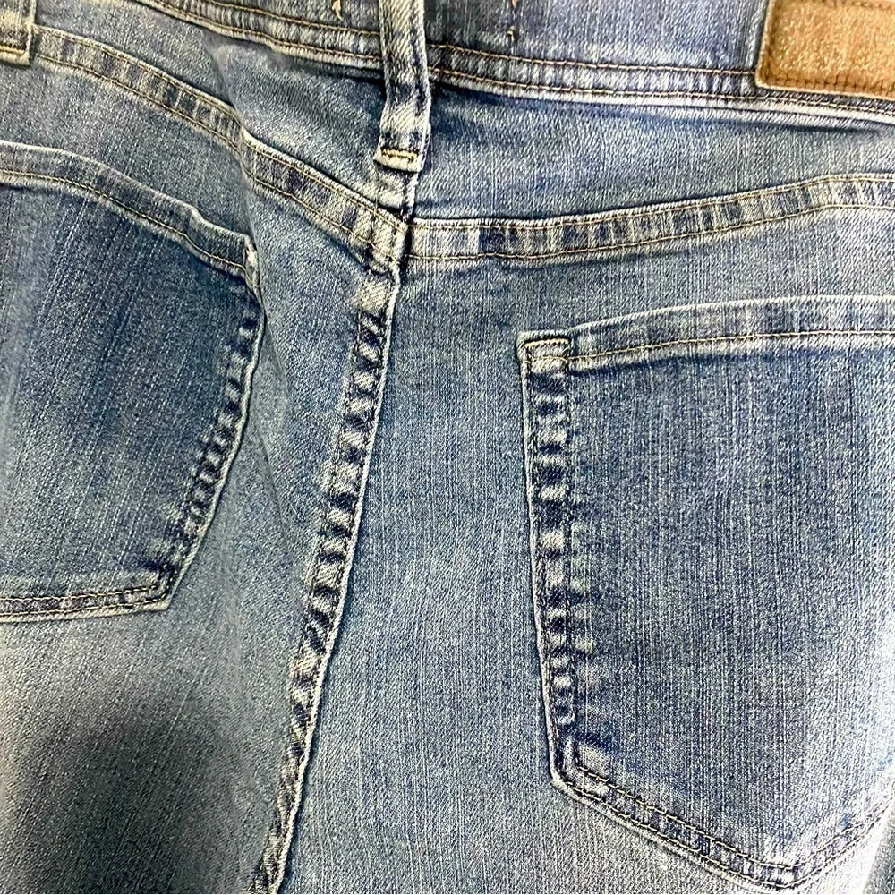 Lee Women's Size 14 Medium Classic Fit Straight Leg At The Waist Jeans High Rise